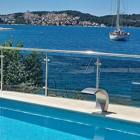 Διαμέρισμα Three-bedroom With Sea View A2