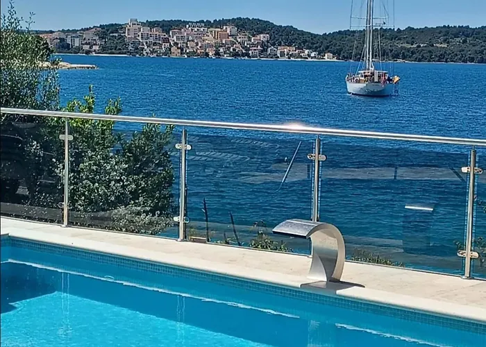 Διαμέρισμα Three-bedroom With Sea View A2