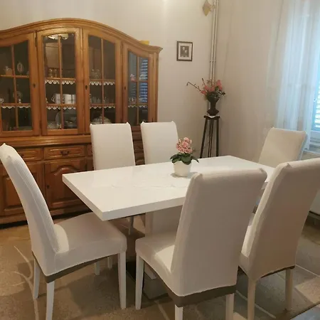 아파트 Three-bedroom With Sea View A2