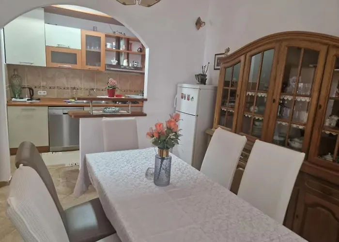 Three-bedroom With Sea View A2 *