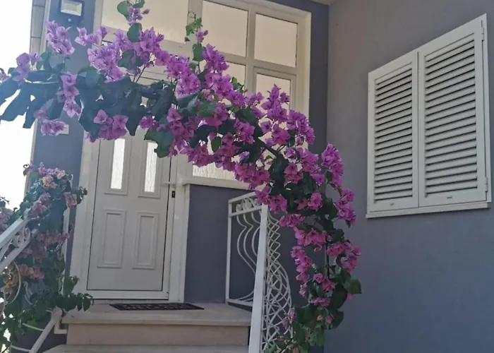 Appartement Three-bedroom With Sea View A2