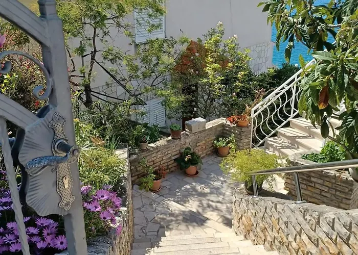 Three-bedroom With Sea View A2 Trogir