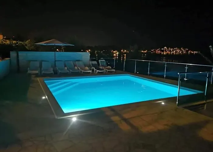 Appartement Three-bedroom With Sea View A2